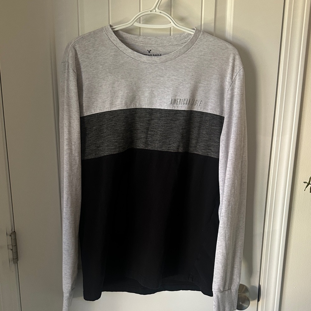 American Eagle Outfitters Gray and Black Long Sleeve Tee